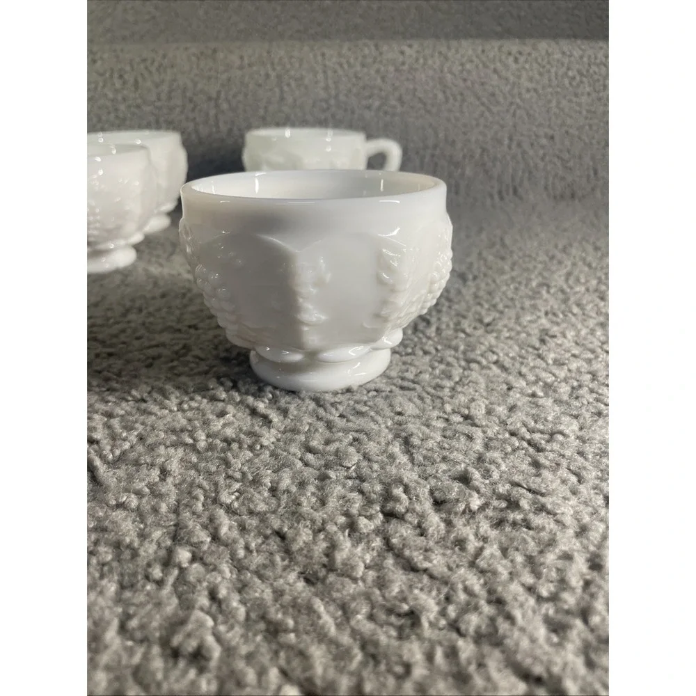 Set Of 4 Vintage Westmoreland Fruits‎ White Milk Glass Footed Punch Cups